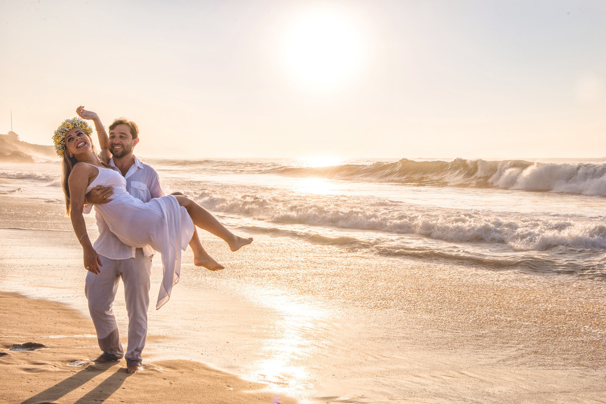 Com certeza um dos ensaios mais divertidos que já clicamos!! Vocês dois foram simplesmente incríveis!! Muitoooo obrigado por esse dia! :D #Casamento #DiaDeNamoro #PreWedding #Wedding #EnsaioDeCasal #Casal #Noivo #Noiva #Praia #RJ #Phot