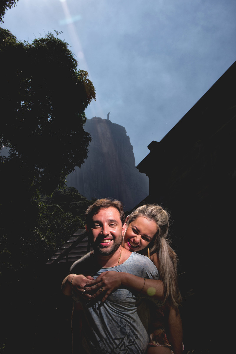 Com certeza um dos ensaios mais divertidos que já clicamos!! Vocês dois foram simplesmente incríveis!! Muitoooo obrigado por esse dia! :D #Casamento #DiaDeNamoro #PreWedding #Wedding #EnsaioDeCasal #Casal #Noivo #Noiva #Praia #RJ #Phot