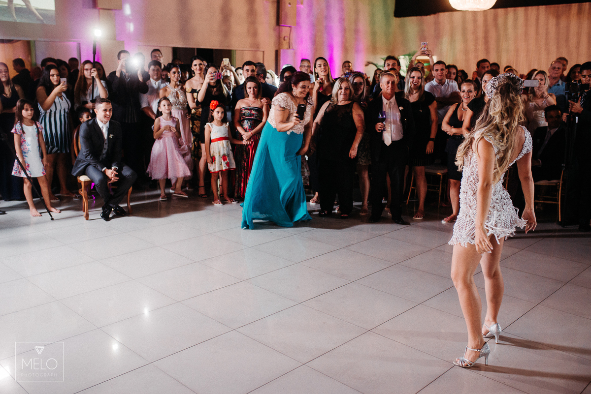 noiva; noivo; casamento; wedding; casamento Volta Redonda; vestido da noiva; cerimonia; making of; festa; padrinhos; dama; pagen; danca; bride