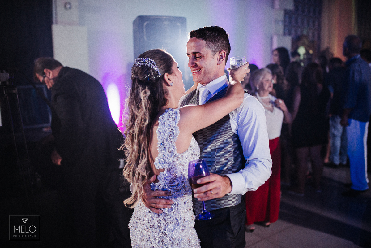 noiva; noivo; casamento; wedding; casamento Volta Redonda; vestido da noiva; cerimonia; making of; festa; padrinhos; dama; pagen; danca; bride