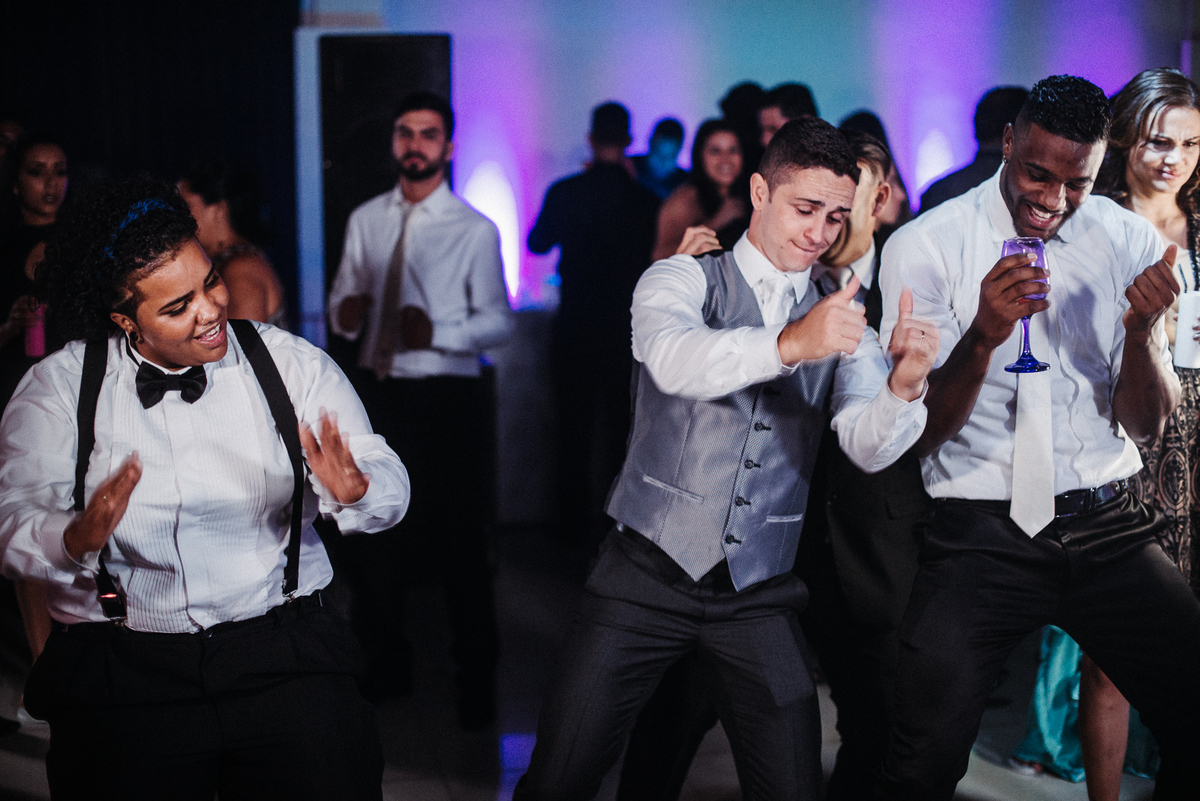 noiva; noivo; casamento; wedding; casamento Volta Redonda; vestido da noiva; cerimonia; making of; festa; padrinhos; dama; pagen; danca; bride