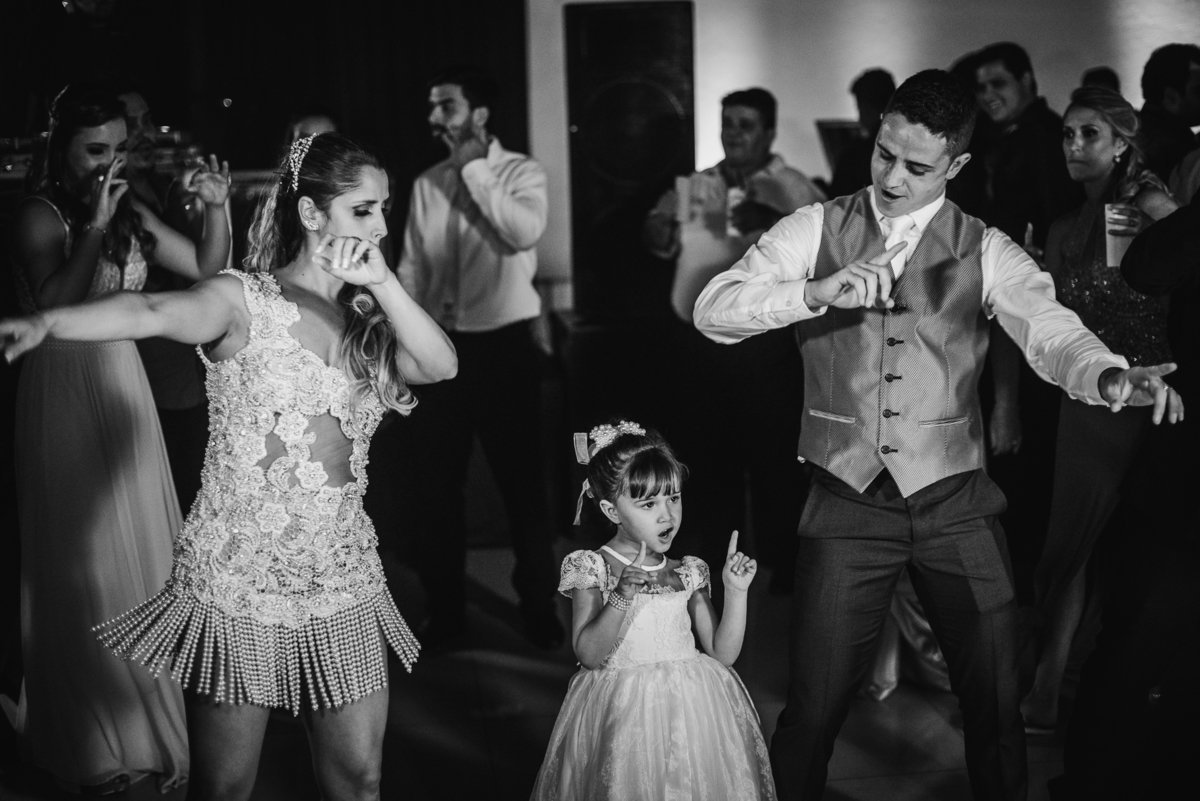 noiva; noivo; casamento; wedding; casamento Volta Redonda; vestido da noiva; cerimonia; making of; festa; padrinhos; dama; pagen; danca; bride