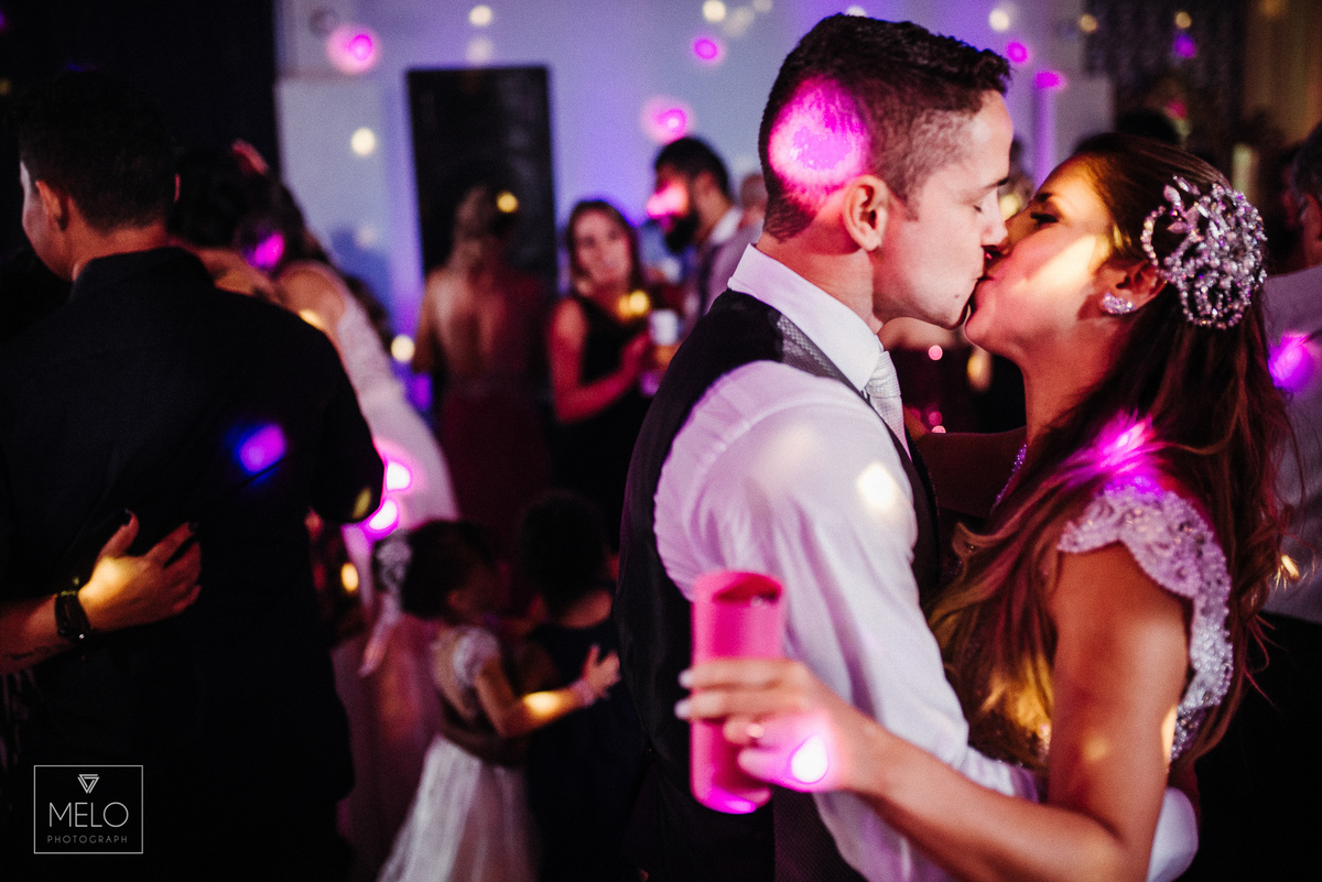 noiva; noivo; casamento; wedding; casamento Volta Redonda; vestido da noiva; cerimonia; making of; festa; padrinhos; dama; pagen; danca; bride