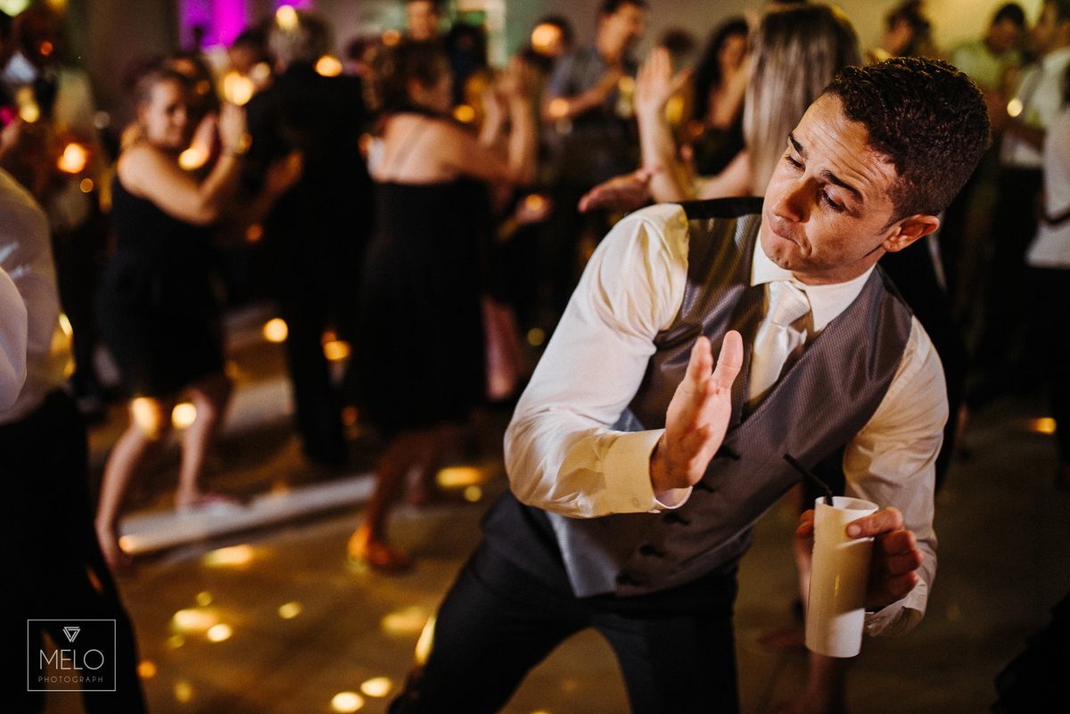 noiva; noivo; casamento; wedding; casamento Volta Redonda; vestido da noiva; cerimonia; making of; festa; padrinhos; dama; pagen; danca; bride