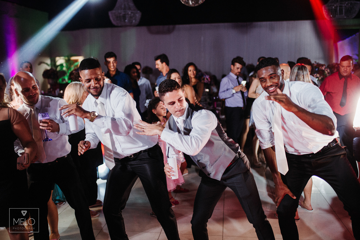 noiva; noivo; casamento; wedding; casamento Volta Redonda; vestido da noiva; cerimonia; making of; festa; padrinhos; dama; pagen; danca; bride