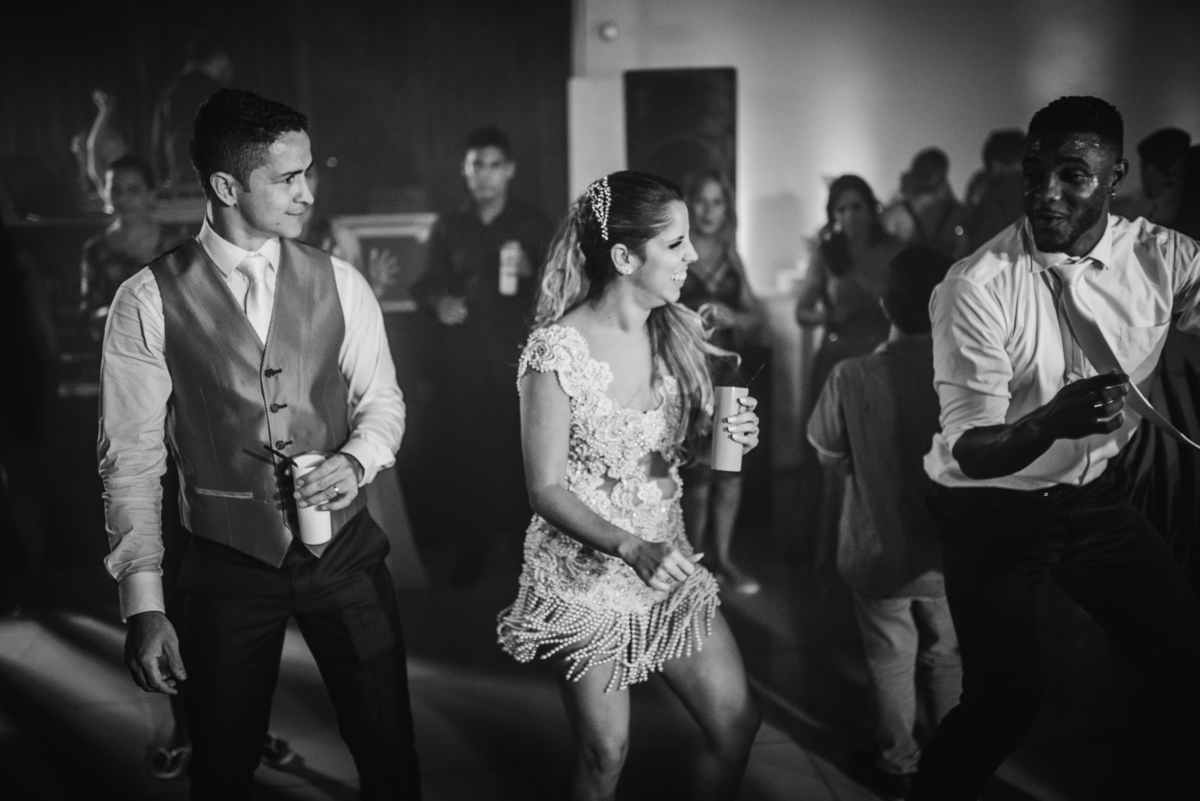 noiva; noivo; casamento; wedding; casamento Volta Redonda; vestido da noiva; cerimonia; making of; festa; padrinhos; dama; pagen; danca; bride