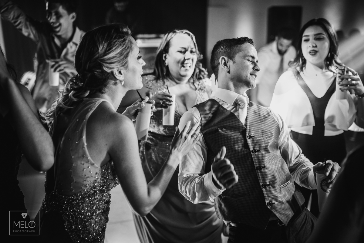 noiva; noivo; casamento; wedding; casamento Volta Redonda; vestido da noiva; cerimonia; making of; festa; padrinhos; dama; pagen; danca; bride