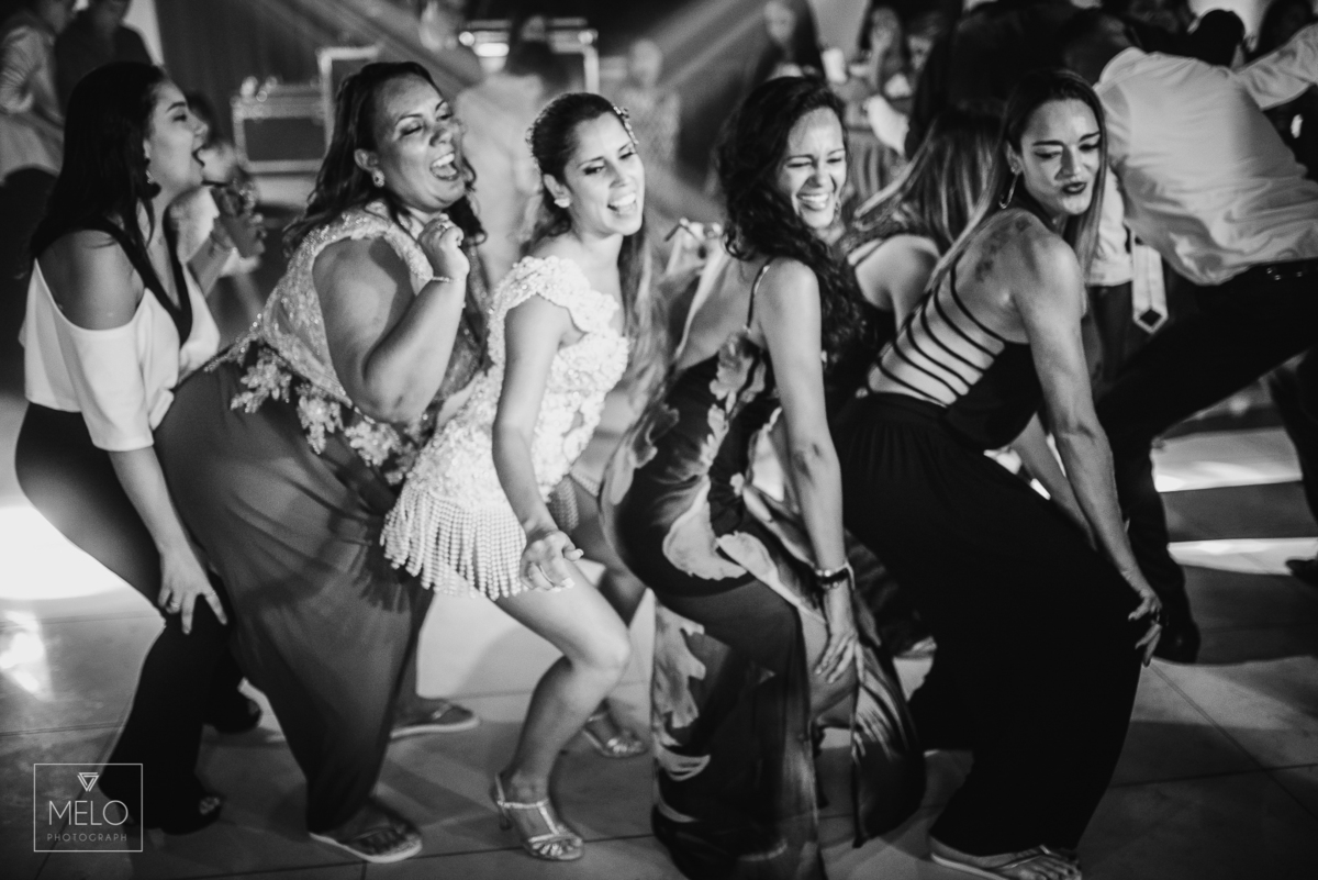 noiva; noivo; casamento; wedding; casamento Volta Redonda; vestido da noiva; cerimonia; making of; festa; padrinhos; dama; pagen; danca; bride