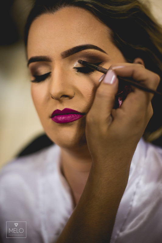 O grande dia da Aline e do Vitor foi simplesmente perfeito, depois de dois ensaios maravilhoso finalmente chegamos ao dia tão esperado! Nós rimos, brincamos, choramos e dançamos juntos! Em todos esses anos de fotografia nós enc