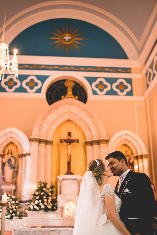 O grande dia da Aline e do Vitor foi simplesmente perfeito, depois de dois ensaios maravilhoso finalmente chegamos ao dia tão esperado! Nós rimos, brincamos, choramos e dançamos juntos! Em todos esses anos de fotografia nós enc
