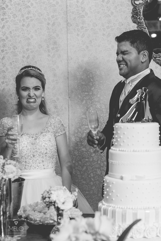 O grande dia da Aline e do Vitor foi simplesmente perfeito, depois de dois ensaios maravilhoso finalmente chegamos ao dia tão esperado! Nós rimos, brincamos, choramos e dançamos juntos! Em todos esses anos de fotografia nós enc