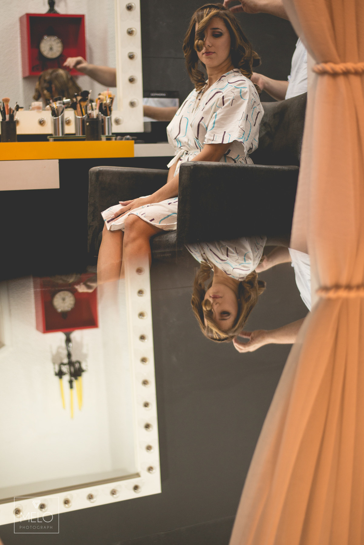 Chegamos depois do almoço para clicar o make do Renato e quando entramos nos deparamos com um darth vader gigante, só por ai já dava pra imaginar que esse casamento seria épico, mas para nos surpreender mais ainda chegamos no m