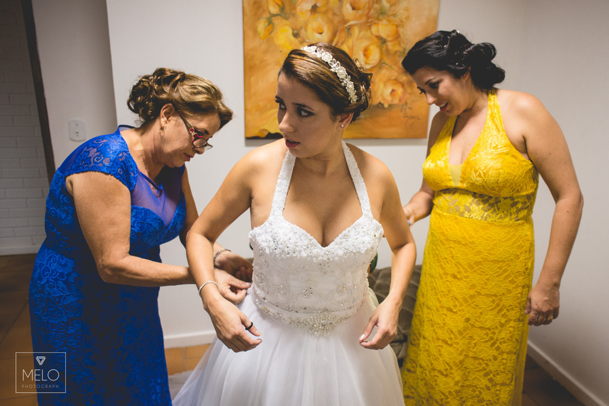 Chegamos depois do almoço para clicar o make do Renato e quando entramos nos deparamos com um darth vader gigante, só por ai já dava pra imaginar que esse casamento seria épico, mas para nos surpreender mais ainda chegamos no m