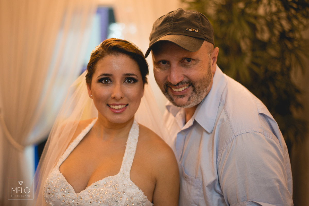 Chegamos depois do almoço para clicar o make do Renato e quando entramos nos deparamos com um darth vader gigante, só por ai já dava pra imaginar que esse casamento seria épico, mas para nos surpreender mais ainda chegamos no m