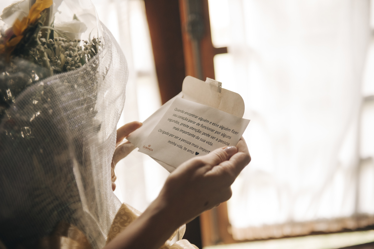 noiva le a carta que o noivo mandou antes do casamento