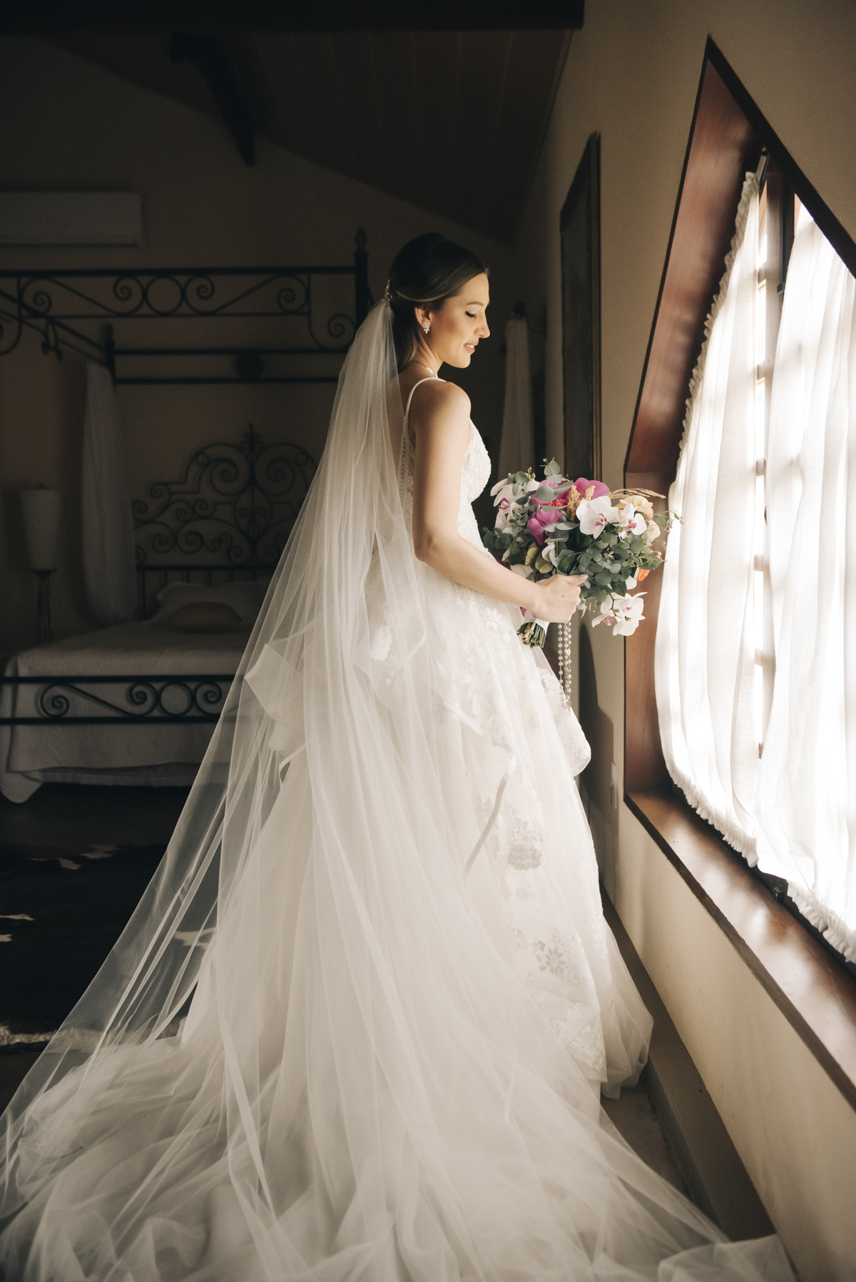 vestido de noiva para casamento ao ar livre na fazenda