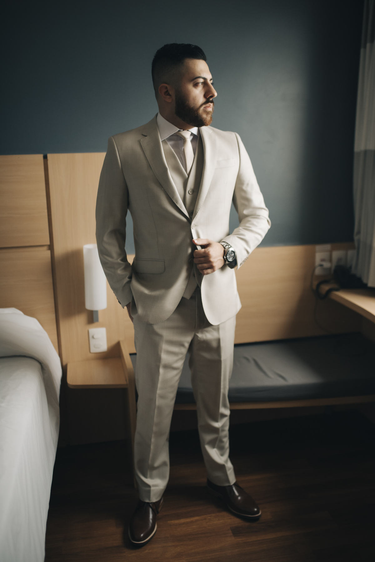 noivo pronto para casar