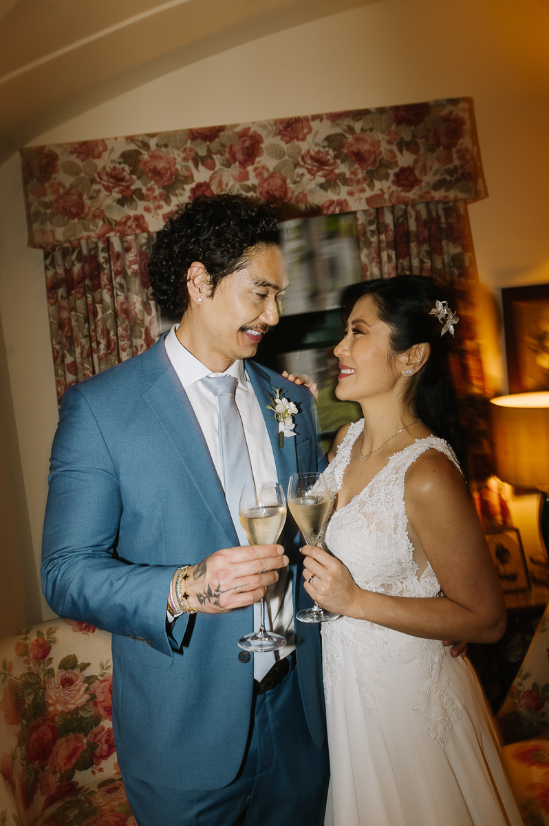 brinde dos noivos no casamento realizado no hotel rosewood