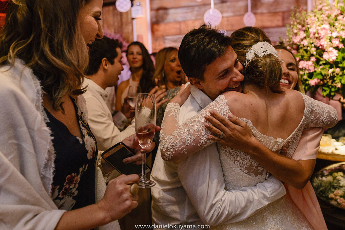 Casamento premiado concorrendo a Best Wedding do Inspiration Photographers, Casamento na praia do estaleiro em Balneário Camboriú. Casamento Guest House Balneário Camboriú. Melhor casamento do ano. Fotografia de casamento em são paulo. 