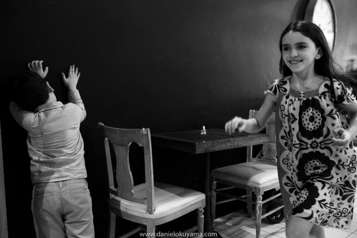 fotografia documental de família, fotógrafo de família em santos, fotos infantis, ensaio de família, daniel okuyama fotografia, fotos espontâneas, fotógrafo premiado em santos, família 