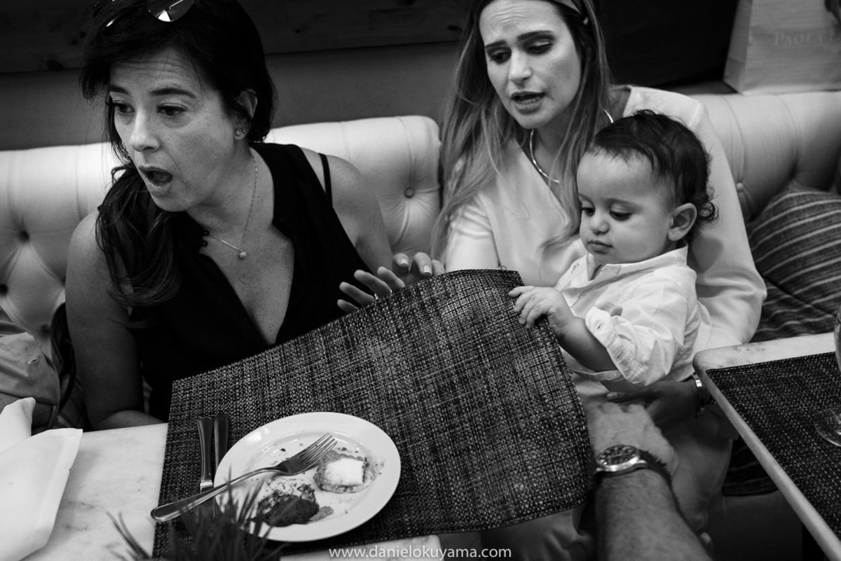 fotografia documental de família, fotógrafo de família em santos, fotos infantis, ensaio de família, daniel okuyama fotografia, fotos espontâneas, fotógrafo premiado em santos, família 