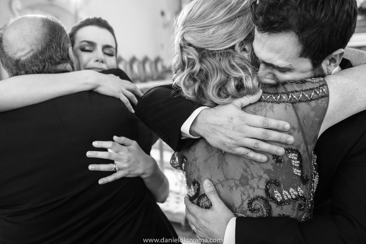 os cumprimentos com pais e padrinhos sempre devem ser registrados pois é um momento de muita emoção no casamento em campinas sp 