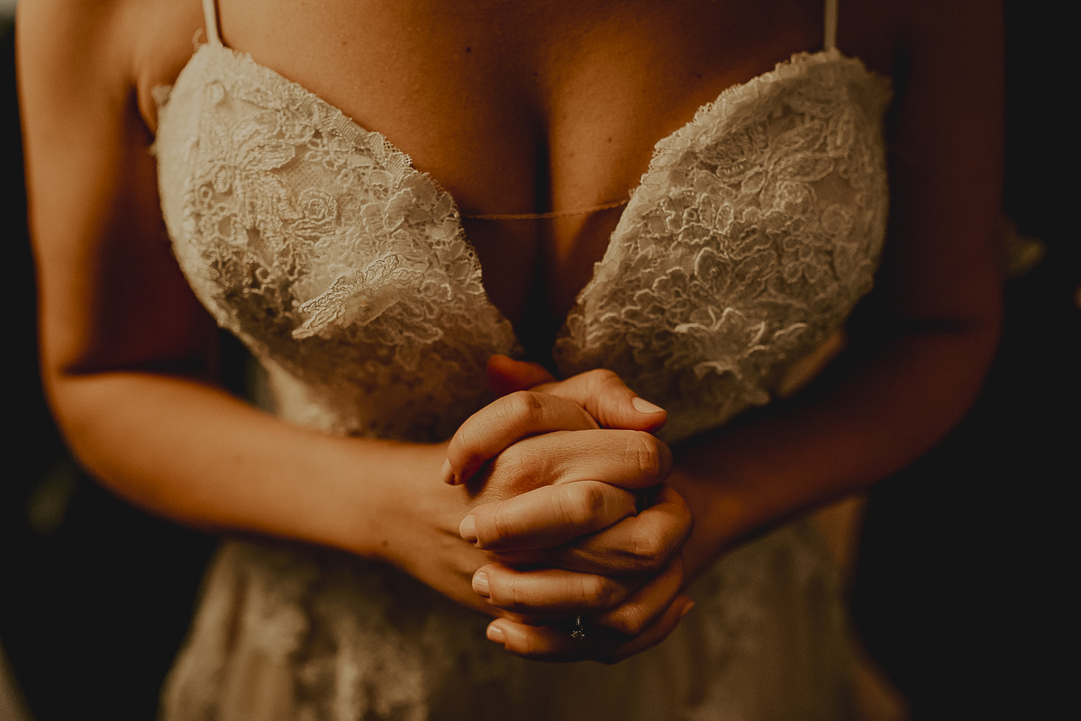 fotografo de casamento sp noiva ansiosa durante lapis de noiva fotografo de casamento em São Paulo