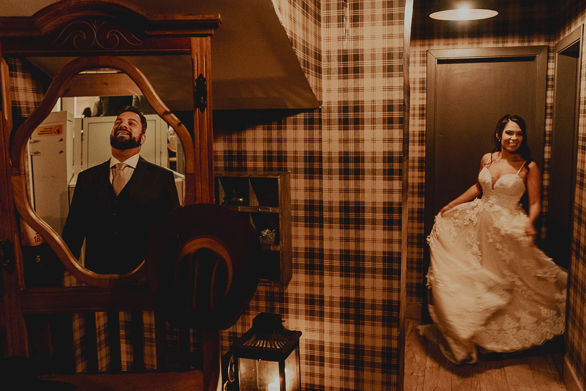 fotografo de casamento sp registra de uma forma diferente e espontanea toda a felicidade dos noivos apos a cerimonia de casamento 