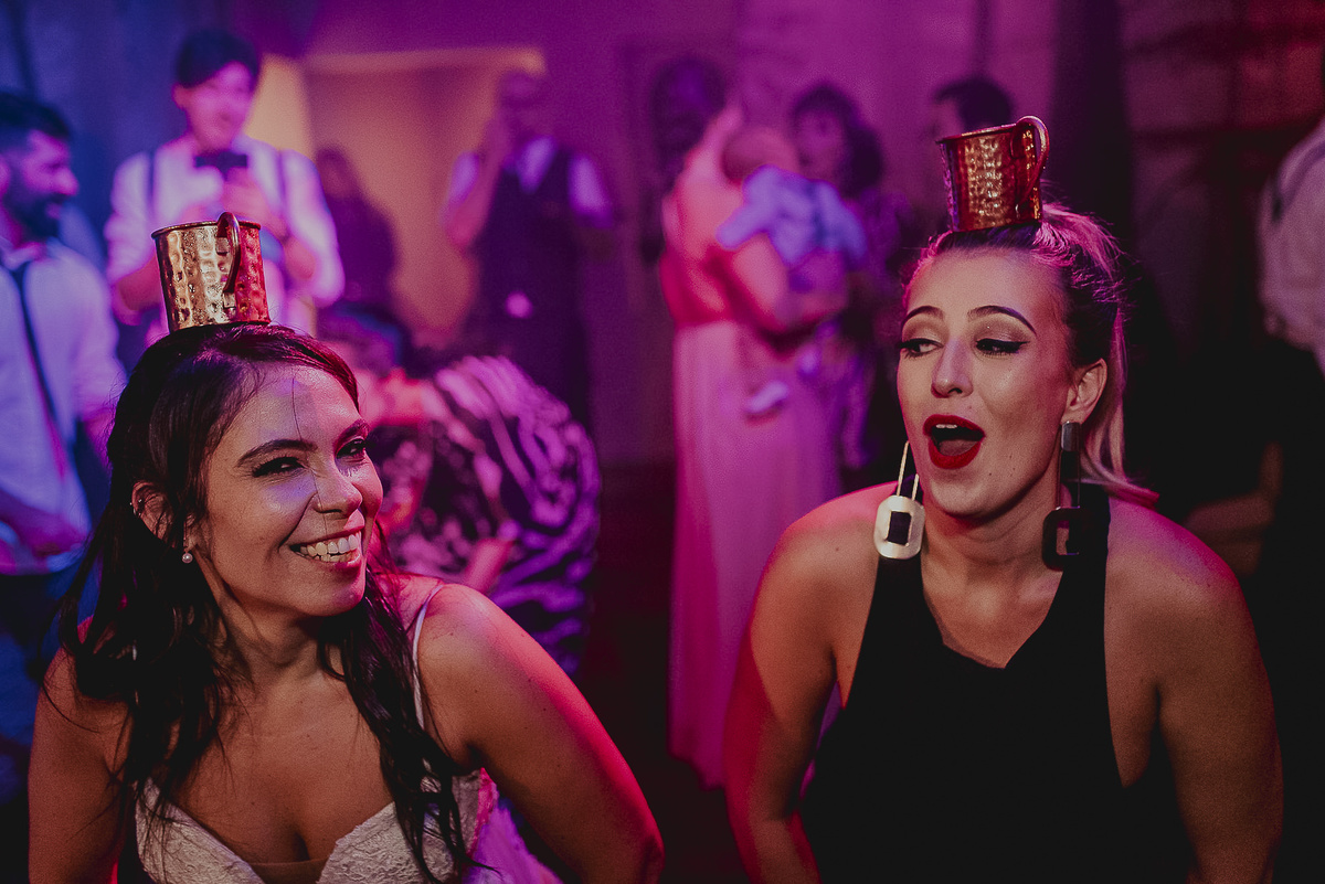 as fotografia de casamento mais divertida com a pista de danca muito animada e todos os convidados dançando ate o dia amanhecer, tudo registrado pelo fotografo de casamento sp daniel okuyama o fotógrafo mais premiado de são paulo