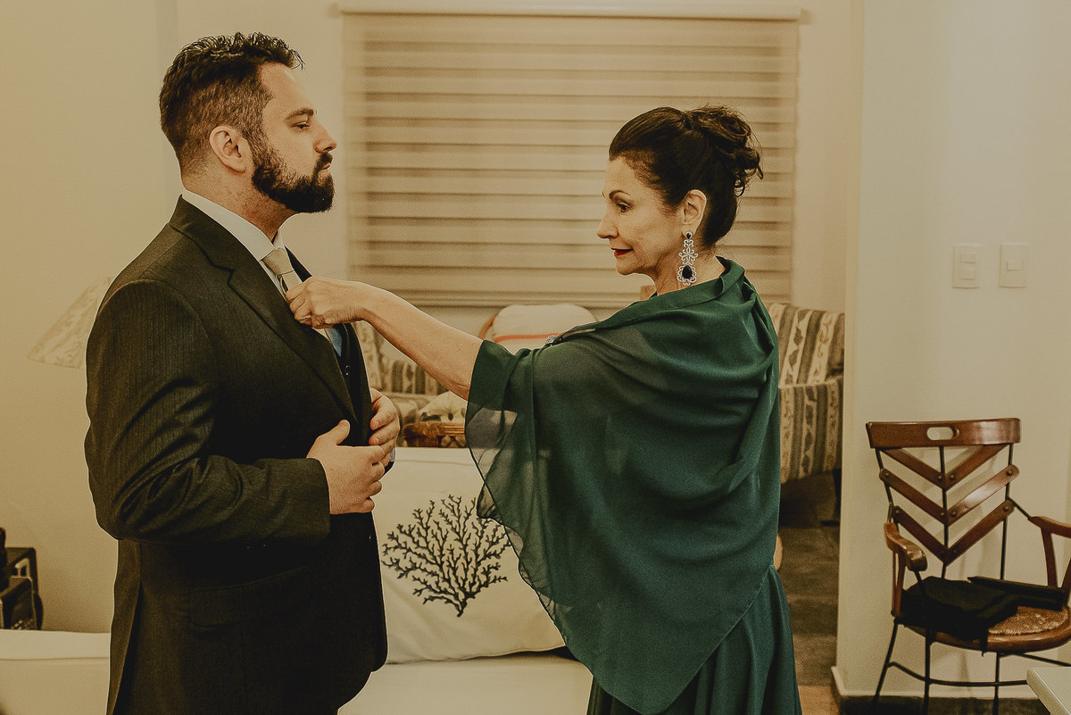 making of so noivo Fernando em sua casa antes do casamento no Celeiro Quintal sp