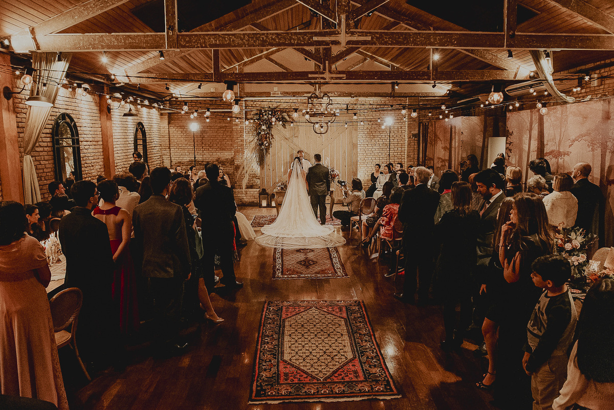 uma foto classica de casamento pelo fotografo de casamento em sp Daniel Okuyama, que gosta de fotos mais espontâneas. 