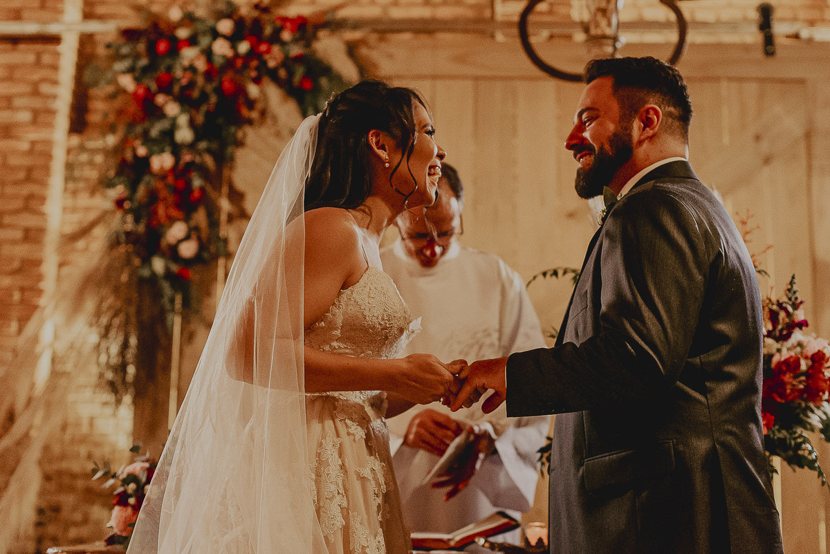 fotografia do daniel okuyama fotografo premiado por suas fotos mais espontâneas durante casamento em sp