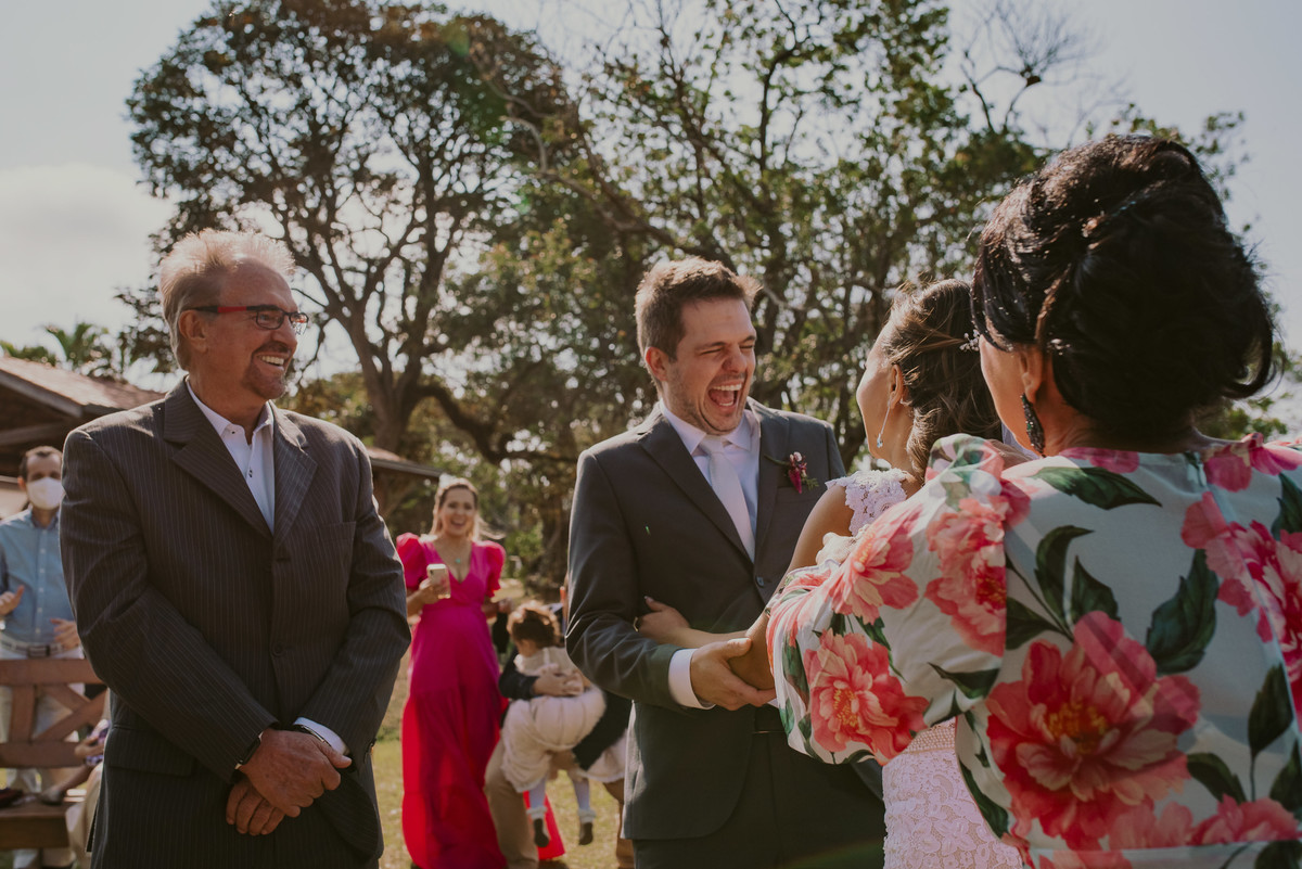 o sorriso mais incrivel na cerimonia de casamento ao ar livre fotografia espontânea daniel okuyama