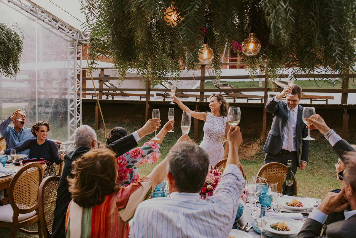 um brinde aos noivos casamento na fazenda foto Daniel Okuyama