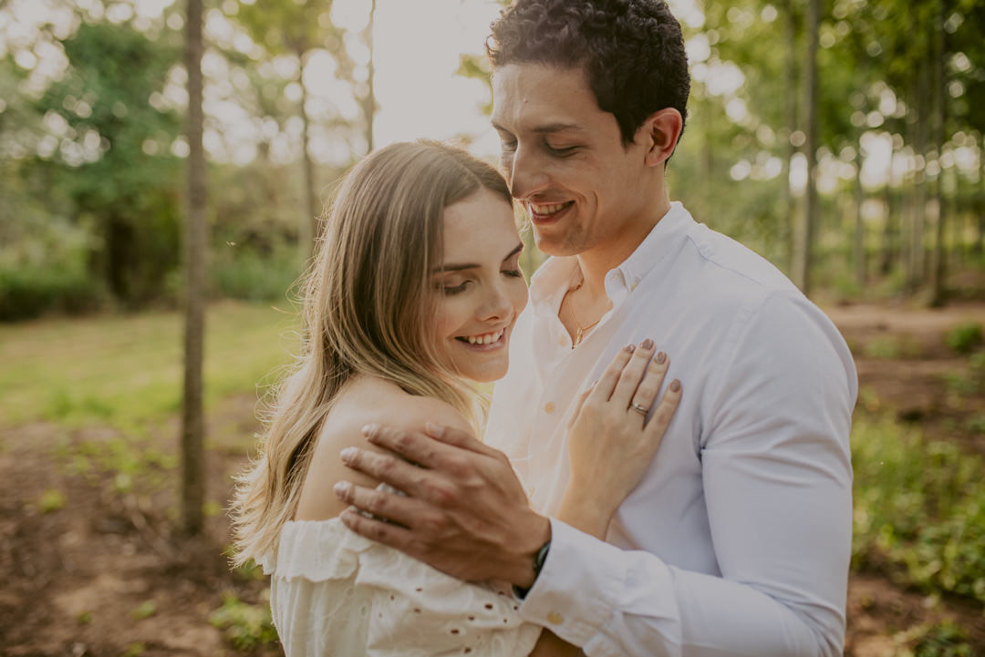 ensaio pré wedding no campo ensaio em holambra ensaio pré wedding no por do sol ensaio pré wedding inspiração foto ensaio holambra foto namorados fotografo casamento são paulo roupas para ensaio pré casamento