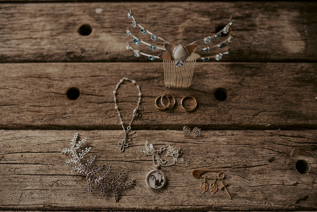 acessórios da noiva casamento em toque toque pequeno reserva tambá casamento na praia 