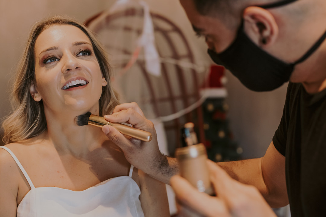 a preparação da noiva no making of antes da cerimonia do casamento