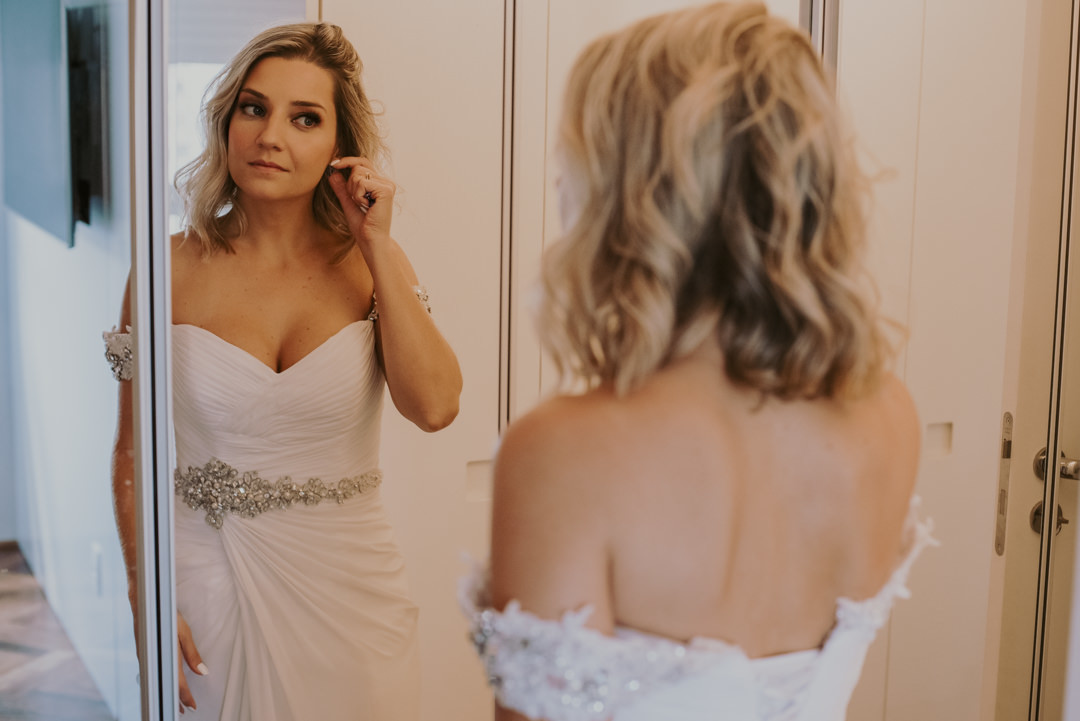 retrato da noiva no espelho fotografo de casamento sp daniel okuyama