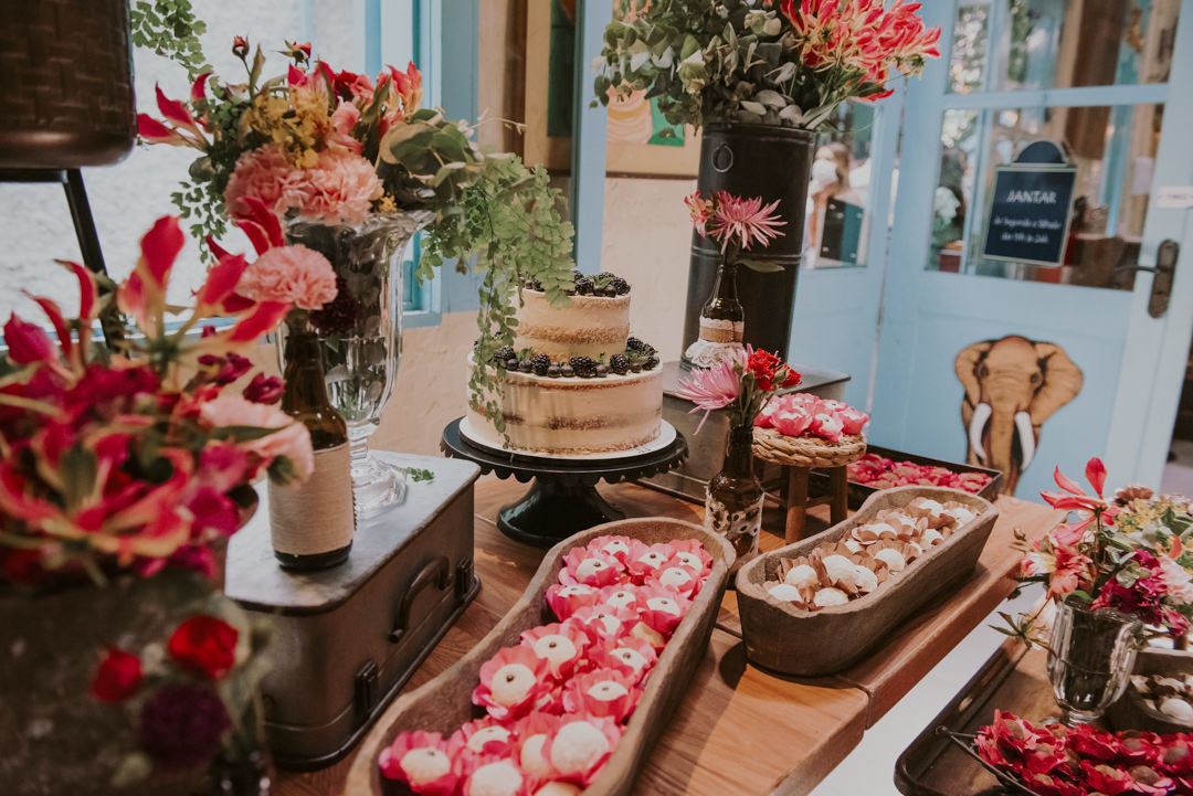 foto de casamento mesa do bolo e decoração do casamento melhor fotógrafo de casamento em sp Daniel Okuyama fotografia