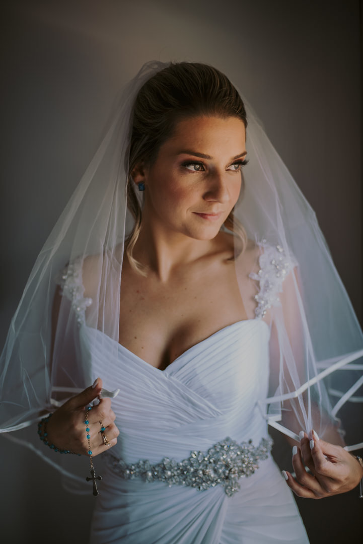 noiva durante sessão de fotos retrato vestido de noiva melhor fotografo de casamento de sp