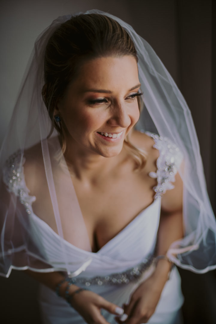 sorriso da noiva com seu vestido de noiva, casamento em são paulo sp melhor fotografo de casamento daniel okuyama