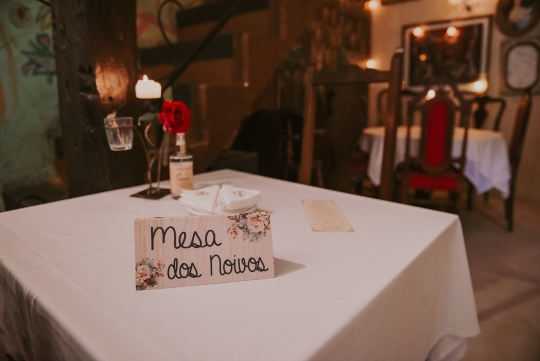 mesa dos noivos no casamento realizado no bistro ruella em sp fotografado pelo melhor fotografo de sp daniel okuyama