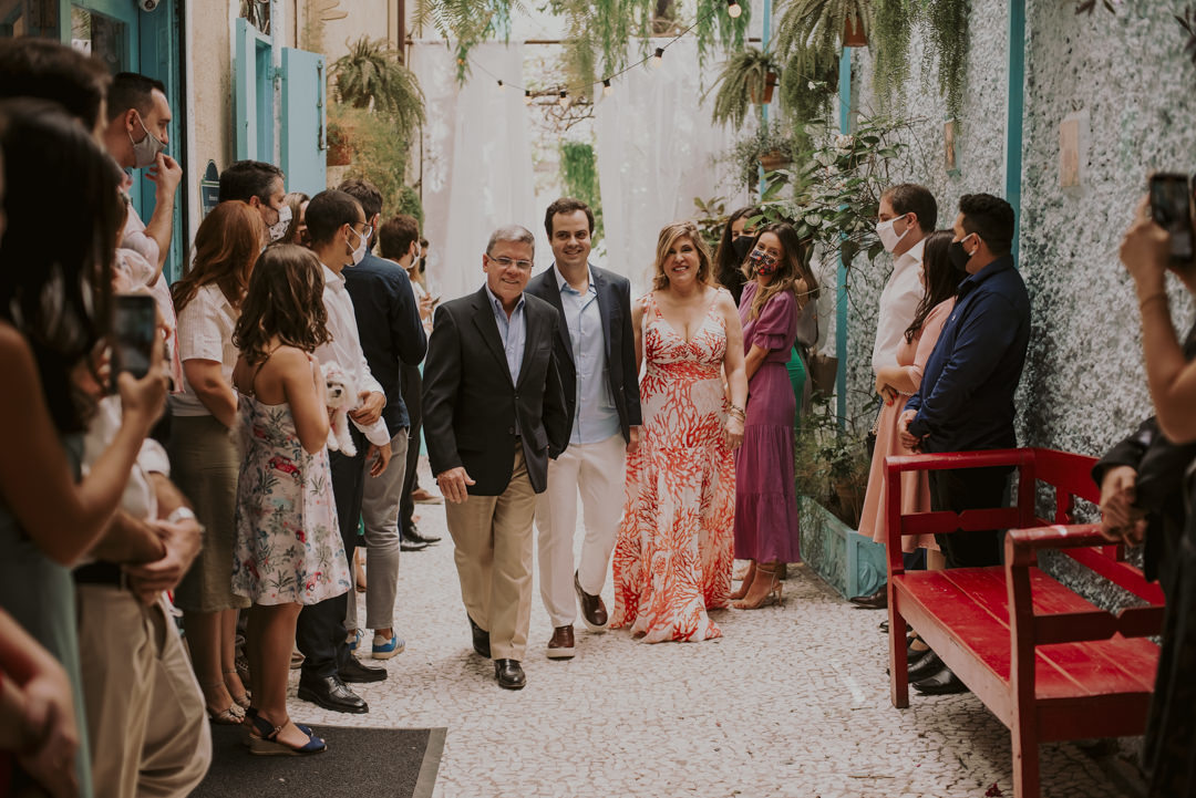 entrada do noivo para a cerimonia de casamento ao ar livre pelo melhor fotografo de casamento em sp daniel okuyama