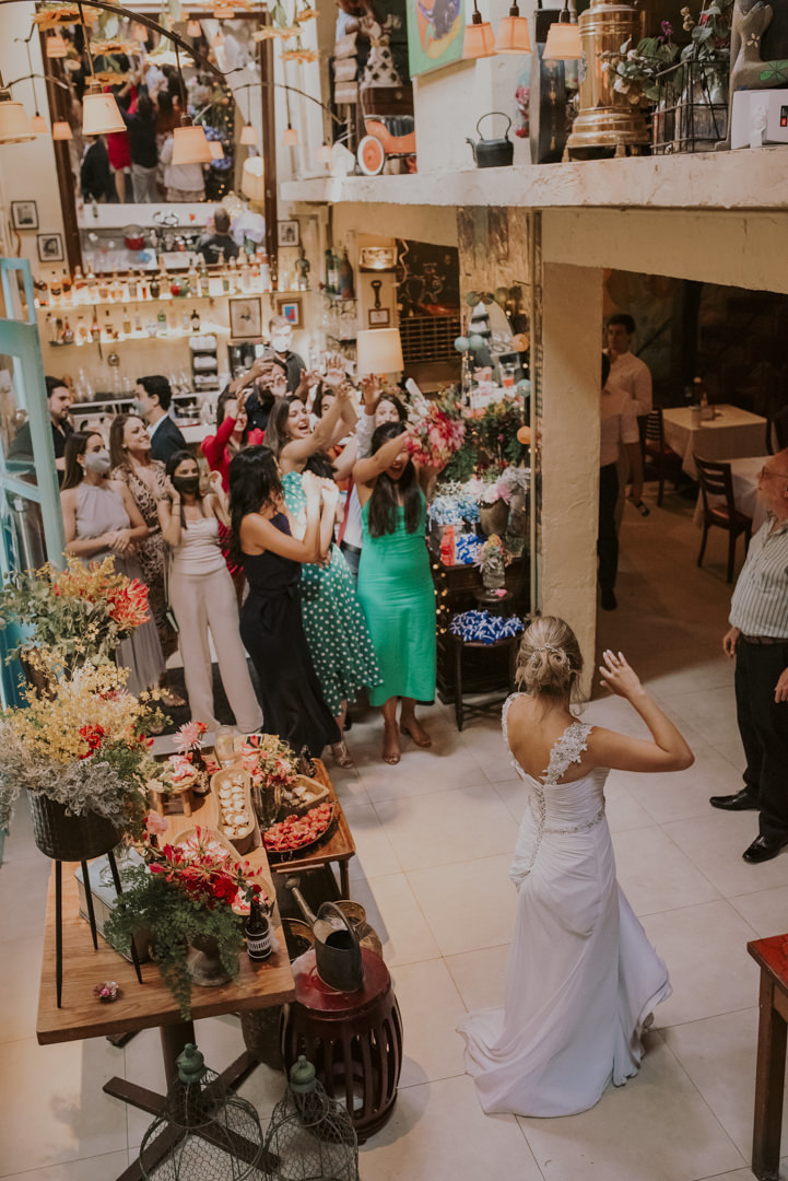 a amiga pegou o buqye, casamento daniel okuyama fotografia