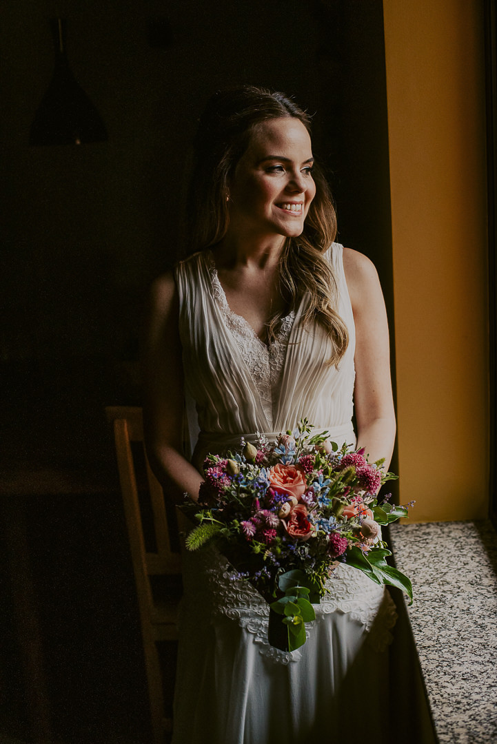 noiva no making of casamento em itatiba casamento na villa dangelo véu de noiva  buque de noiva karina ssab decorações retrato de noiva 