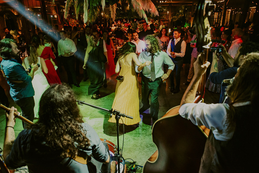 casamento em itatiba cerimonia de casamento ao ar livre na villa dangelo casamento de dia decoração de casamento festa de casamento banda de casamento banda o bardo e o banjo brinde de casamento 