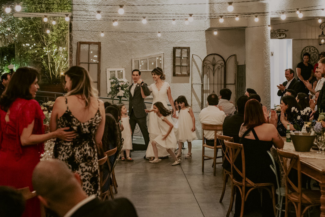 casamento na casa quintal casamento boho em são paulo casamento intimista casamento de dia em são paulo lugares para casamento em são paulo casamento em são paulo fotos espontâneas de casamento fotos emocionantes de casamento