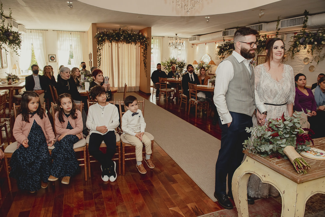 fotografia leve e divertida de casamento no Chalé Quintal, foto daniel okuyama fotografia
