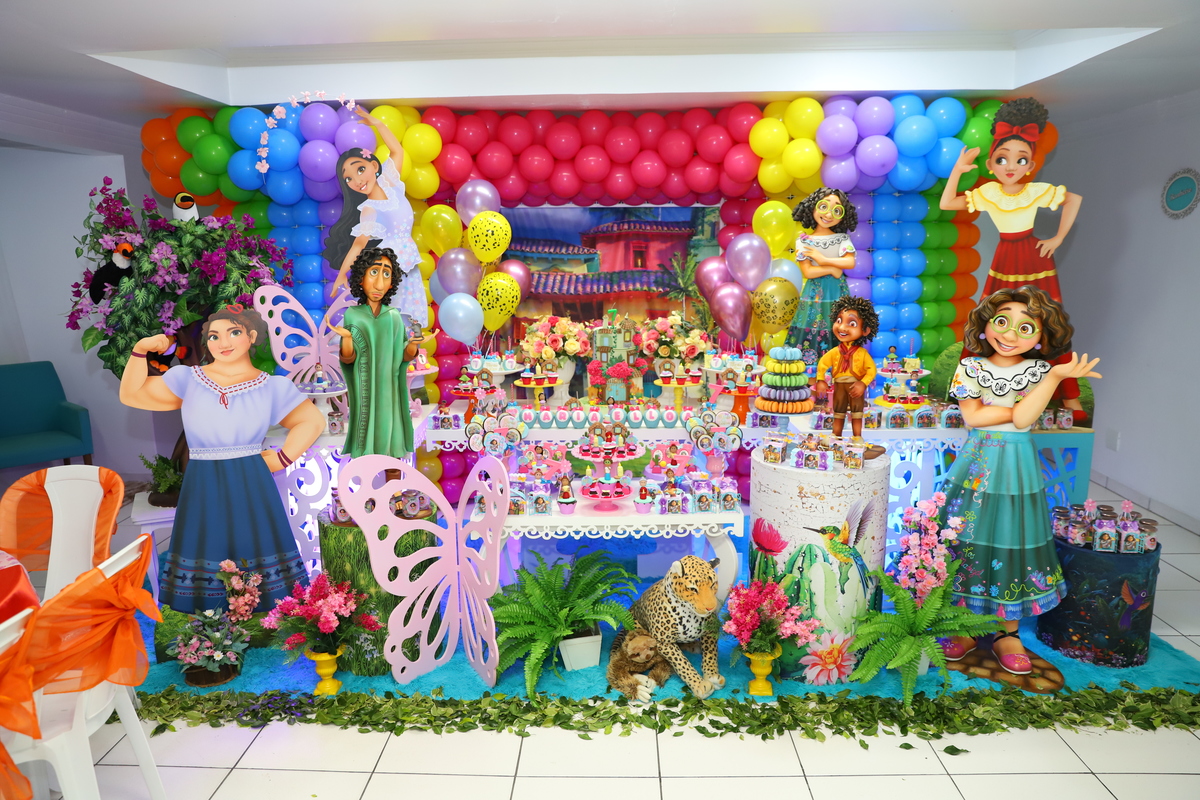 Festa Infantil no tema Encantados em Buffet Infantil em Curitiba Fotografia Decoração Aniversário Menina