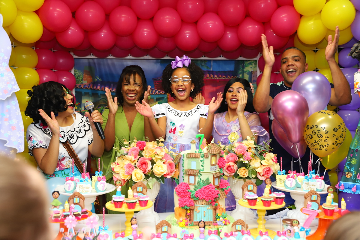 Festa Infantil no tema Encantados em Buffet Infantil em Curitiba Fotografia Decoração Aniversário Menina